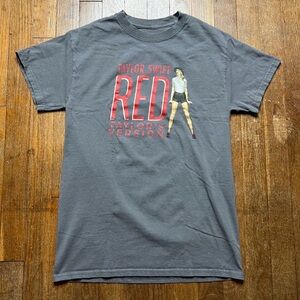 Taylor Swift RED version shirt official band artist concert Merch size S